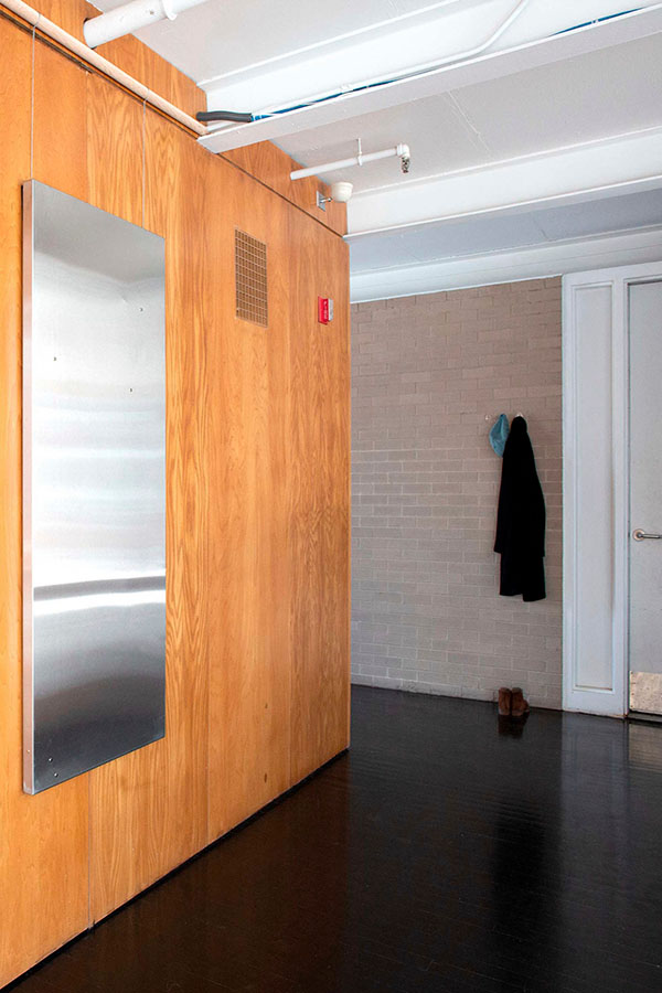 Claudia Weber - An experimental two-months stay in a Mies van der Rohe Prototype turned art museum